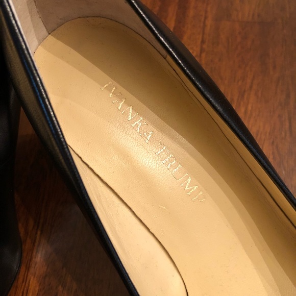 Ivanka Trump Black leather pumps (heels) - Picture 2 of 7